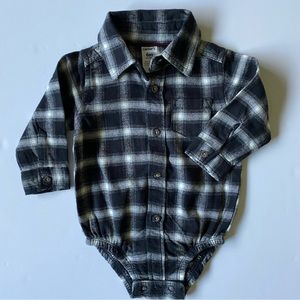 Flannel Shirt Size 6 Months Carter’s Gray snap top Baby Boys EUC worn once